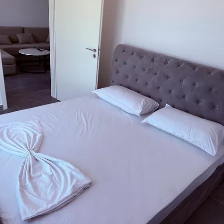 Rana Hedhun Apartment Shëngjin
